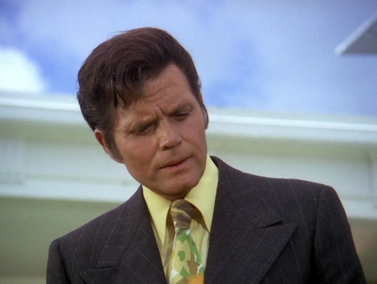 steve in party yellow